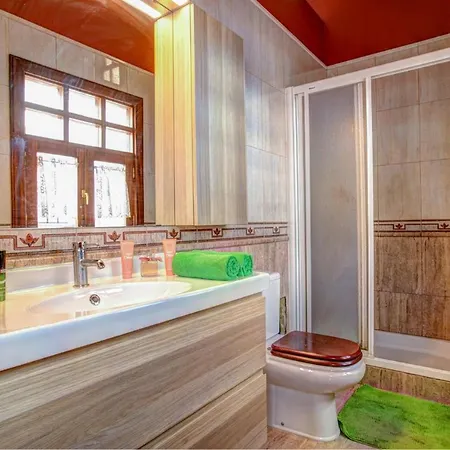 Sleeps 4 Pool Wifi Villa
