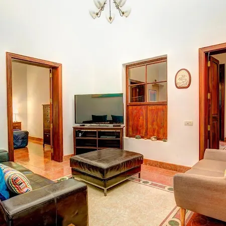 Sleeps 4 Pool Wifi Guatiza