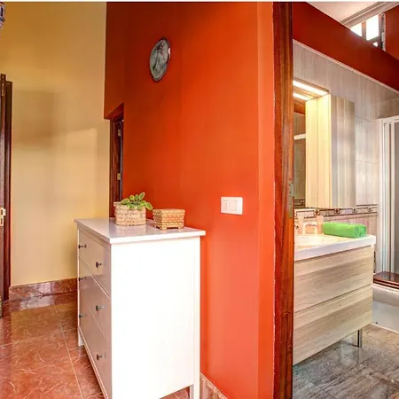 Villa Sleeps 4 Pool Wifi